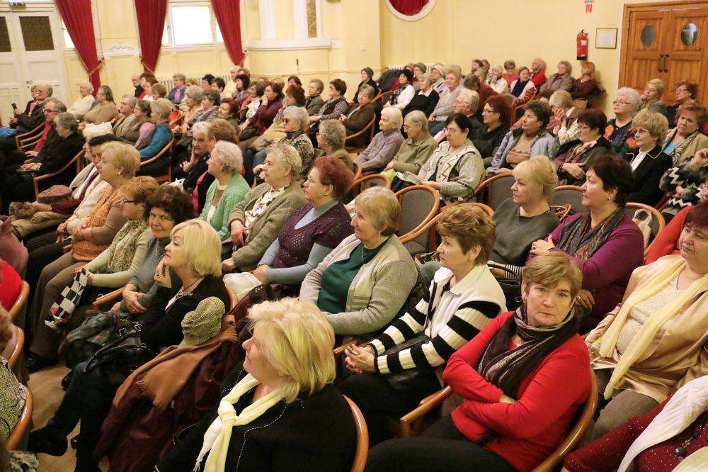 SZEMEZGETÉS JÓZSEF ATTILA VERSEIBŐL