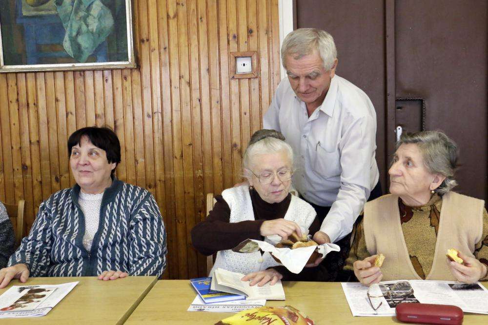 ÜNNEPI SZOKÁSOK RÉGEN ÉS MA