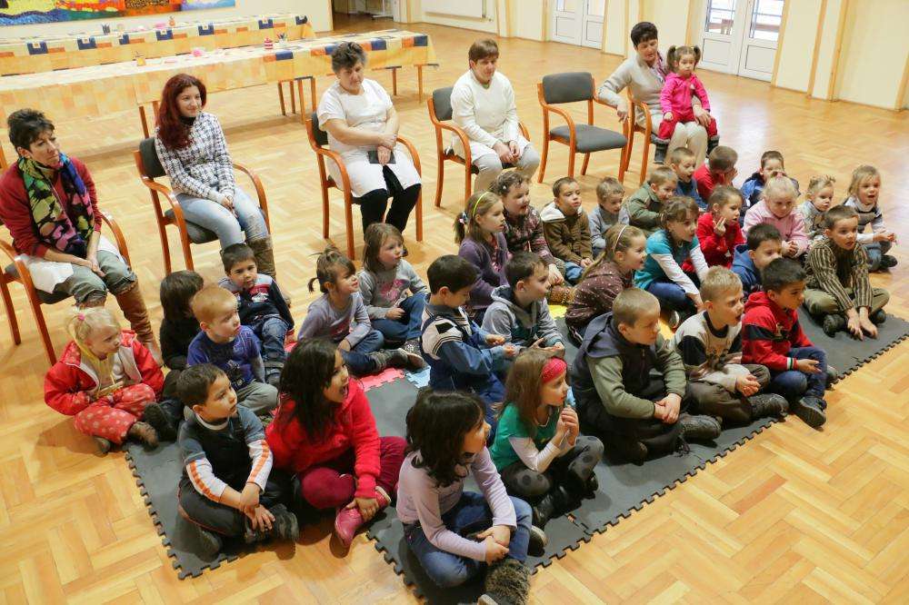 ÚJÉVKÖSZÖNTŐ KÉZMŰVES JÁTSZÓHÁZ