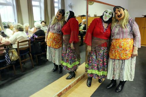 FARSANGI JELMEZBÁL