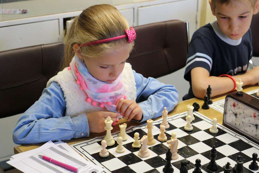 GÉNIUSZ KUPA GYERMEKSAKKVERSENY