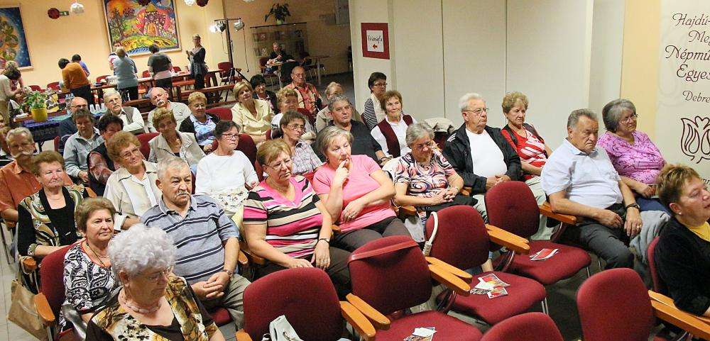 "Terítékek” - A Hajdú-Bihar Megyei Népművészeti Egyesület kiállítása