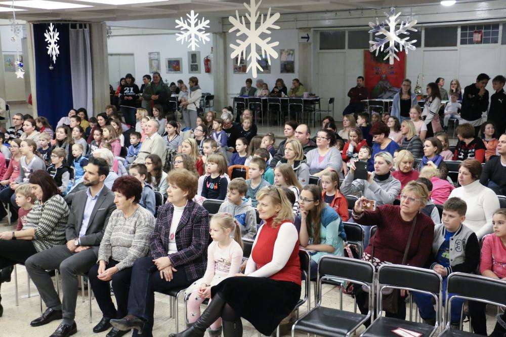 VÉNKERTI ADVENTI CSALÁDI DÉLUTÁN