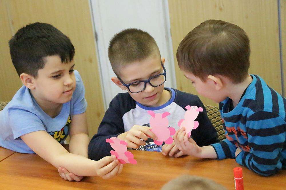 ÚJÉVKÖSZÖNTŐ HAGYOMÁNYŐRZŐ JÁTSZÓHÁZ ÉS KÉZMŰVES ALKOTÓKUCKÓ