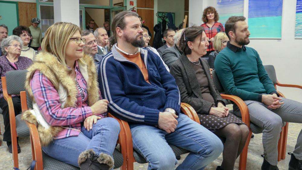 Láng Eszter képzőművész "Szélcsend" című kiállítása