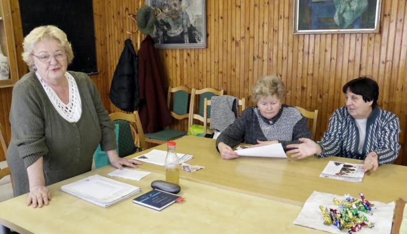 SZÍNES PERCEK