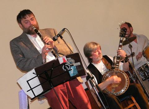 DEBRECENI ZENÉSZ KLUB