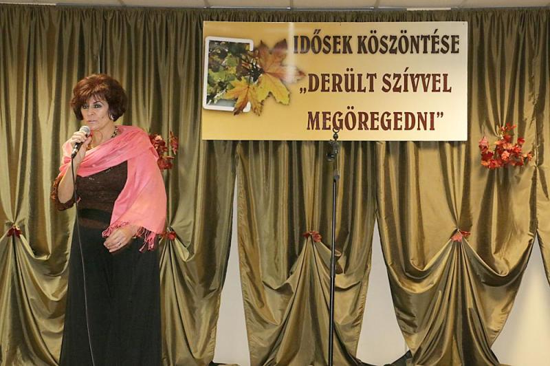 DERÜLT SZÍVVEL MEGÖREGEDNI