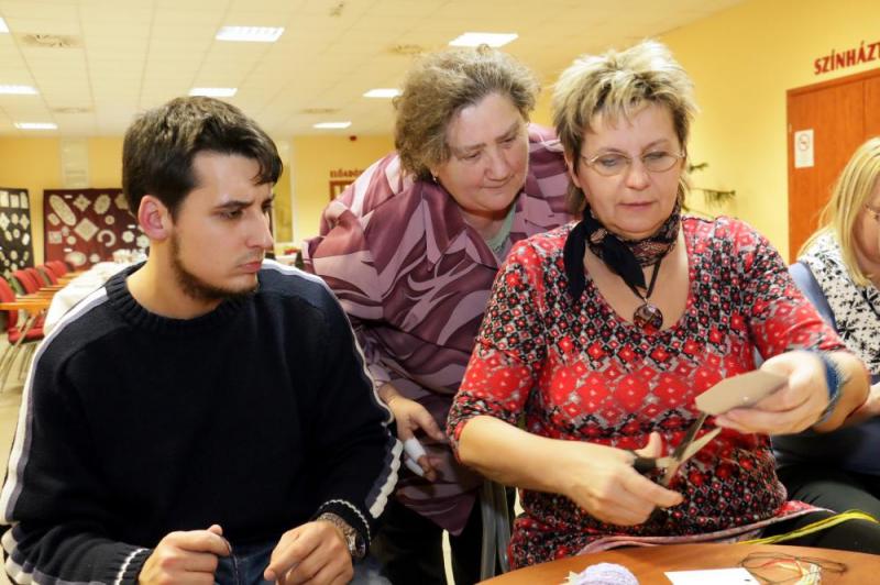JÓZSAI PÉNTEK ESTI „TANYÁZÓ”