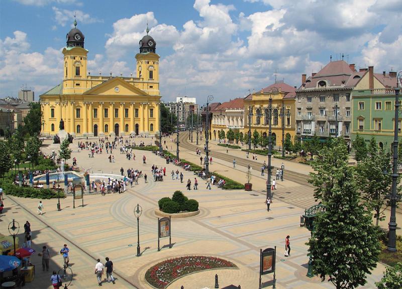 A VÁROS NAPJA