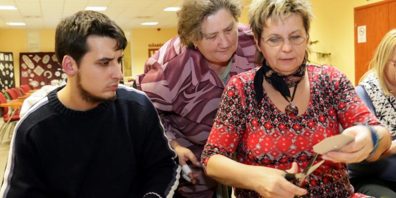 JÓZSAI PÉNTEK ESTI  BOLONDOS TANYÁZÓ 