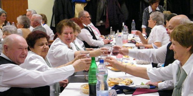 A HOMOKKERTI KERTBARÁT KÖR ÉVADNYITÓ TALÁLKOZÓJA
