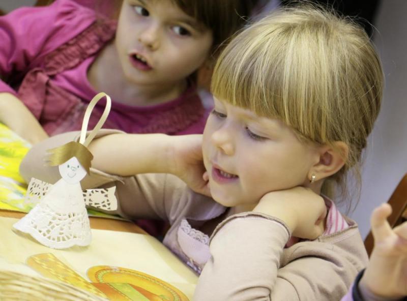 HOMOKKERTI ADVENTI CSALÁDI DÉLUTÁN