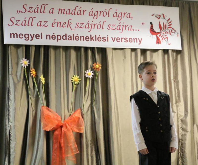 SZÁLL A MADÁR ÁGRÓL ÁGRA, SZÁLL AZ ÉNEK SZÁJRÓL SZÁJRA