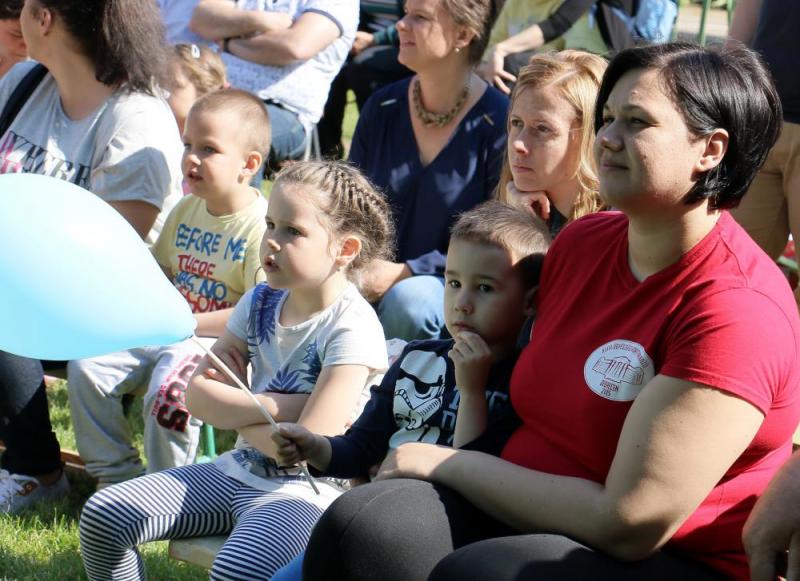 KÖZÉP UTCAI GYERMEKNAP