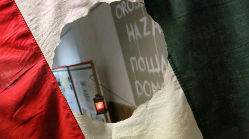 A VÖRÖSKERESZT ÉS A MENTŐSZOLGÁLAT TEVÉKENYSÉGE, HELYTÁLLÁSA A FORRADALOM IDŐSZAKÁBAN