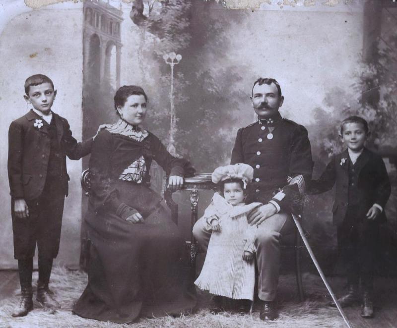 A KEREKES-FIÚK NAGY HÁBORÚJA