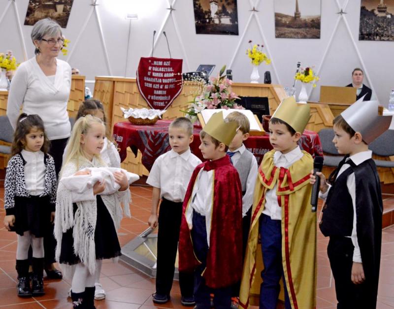 TÉGLÁSKERTI ADVENTI CSALÁDI DÉLUTÁN